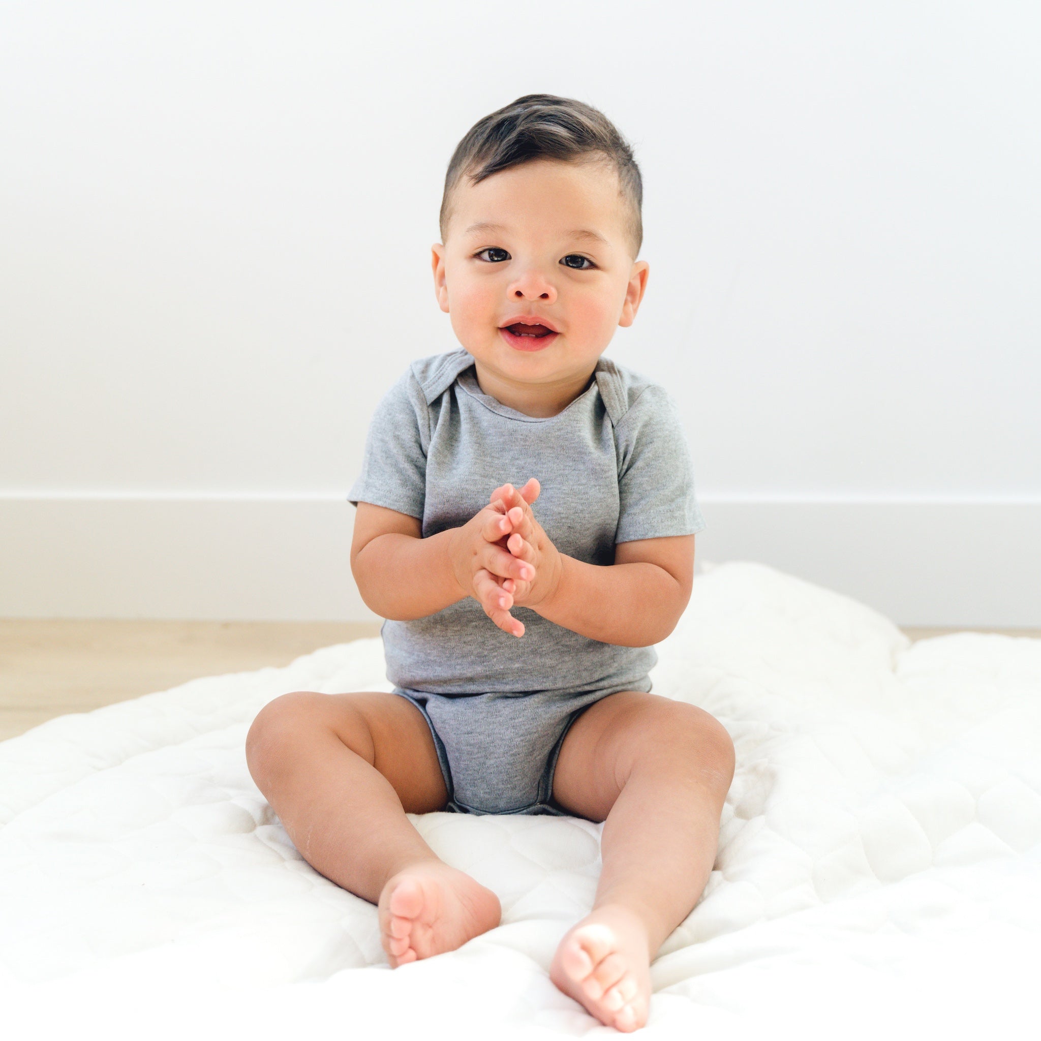 Short Sleeve Classic Bodysuits - Heather Gray